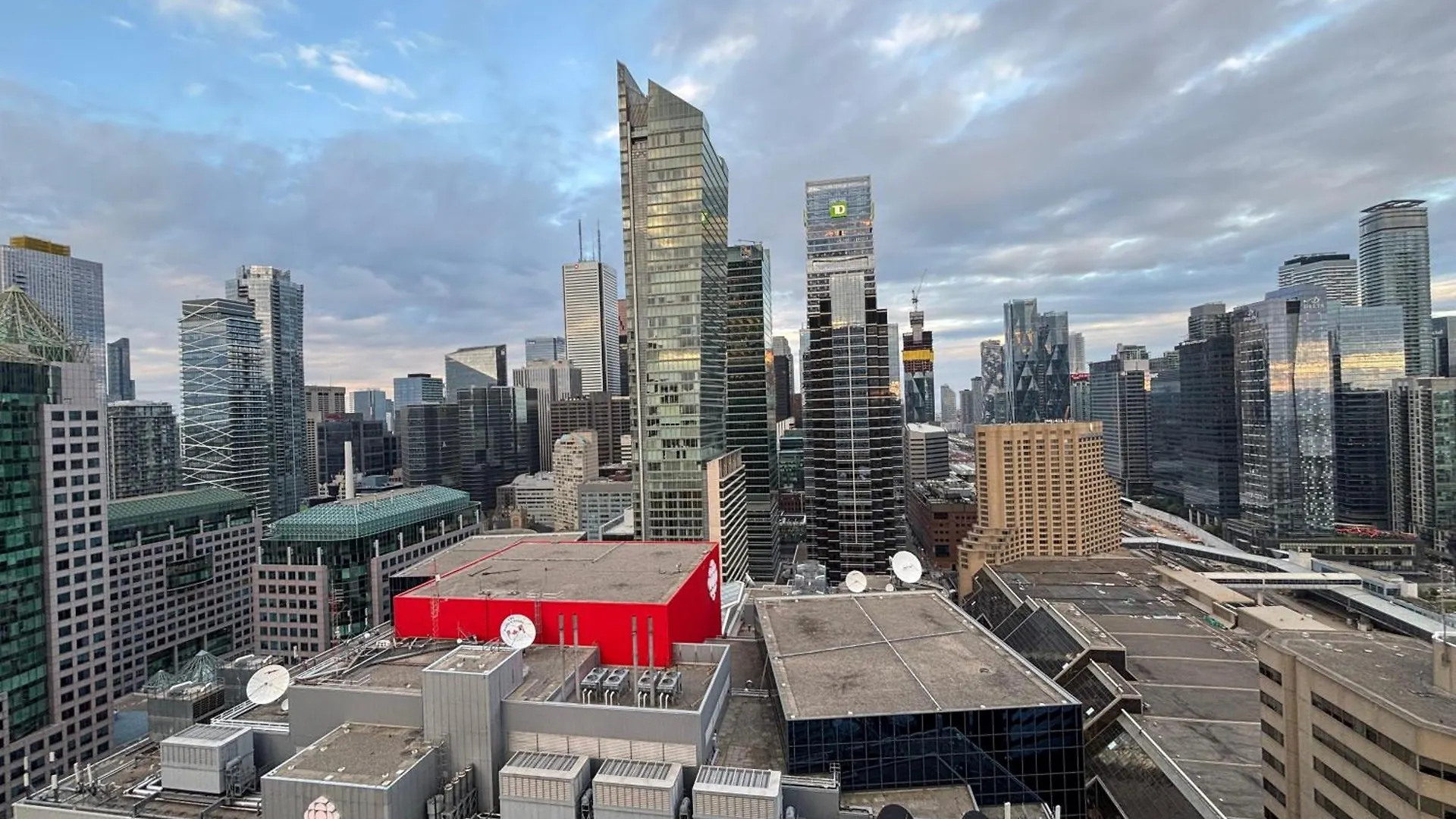 Apartment Downtown Suites With Pool And Free Parking Toronto