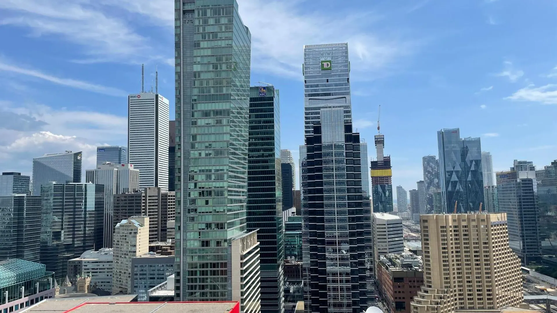 Downtown Suites With Pool And Free Parking Toronto Apartment